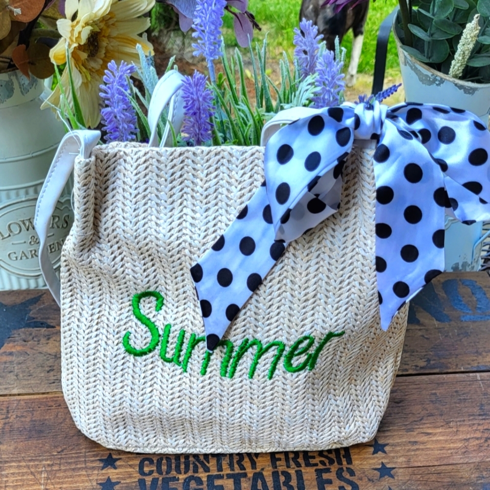 Cute woven mid size shoulder bag for summer. Button closure, removable bow. NEW! - Picture 4 of 4